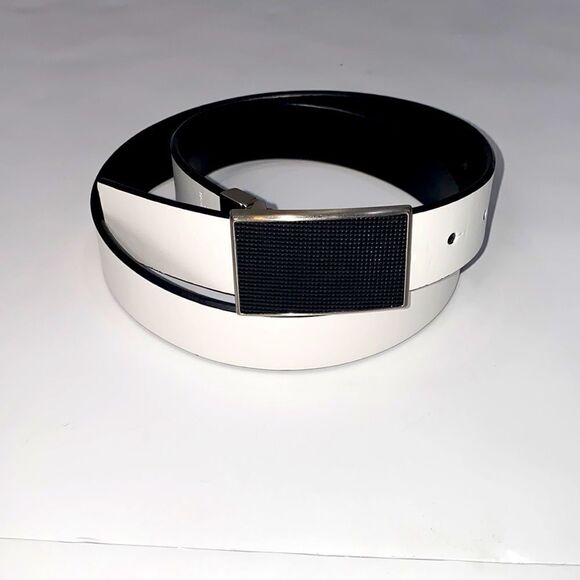 Kenneth Cole Reaction Reversible Black White Belt - Picture 4 of 12